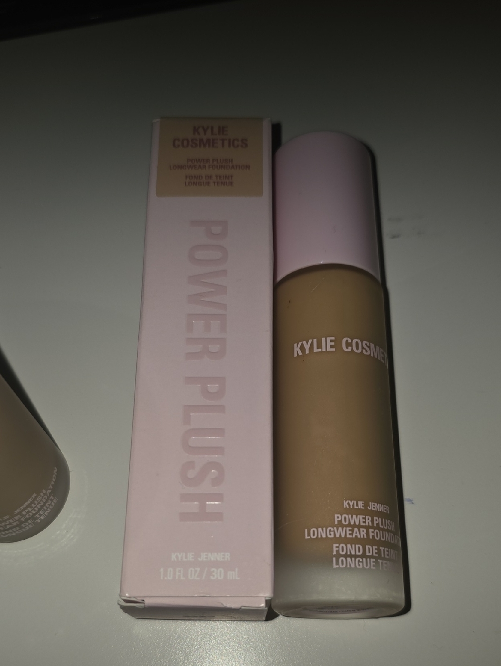 Kylie Cosmetics Power Plush Longwear Foundation - 4.5W